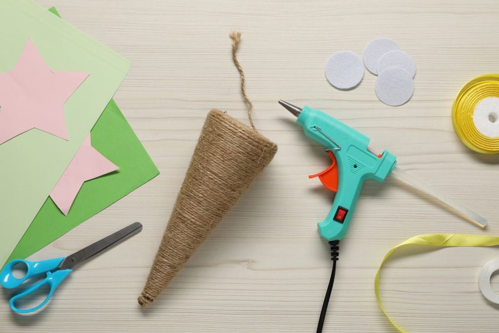 What are the easiest DIY craft ideas for beginners at home?